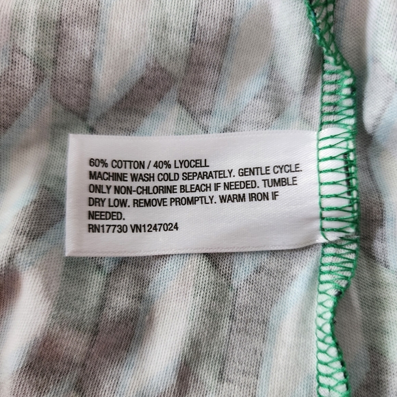 DVF Crewneck Arrow Geo Green Long Sleeve Top NwoT Size LARGE - Picture 6 of 6